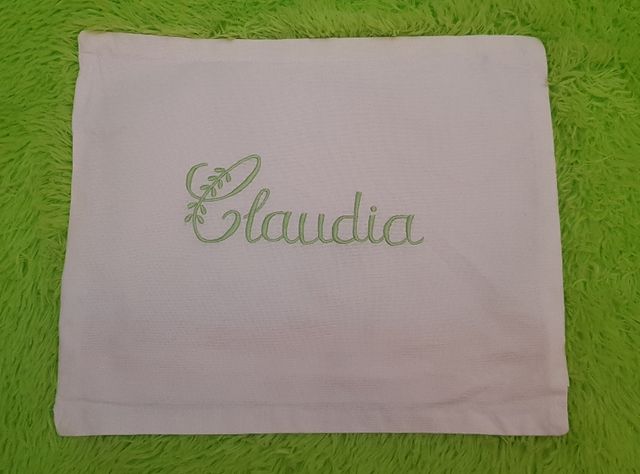 Funda de cojín bordada