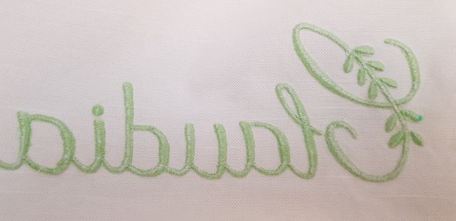 Funda de cojín bordada