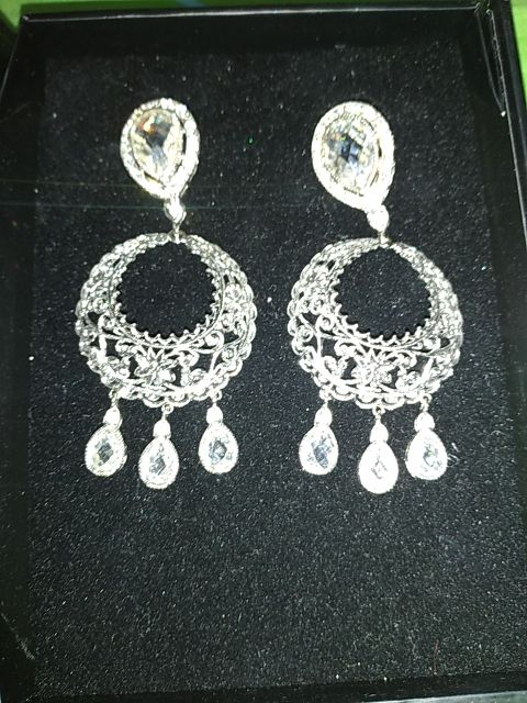 pendientes de Tuca Román