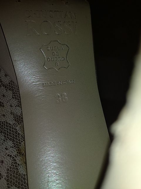 zapato de novia en piel