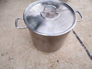 Olla de 25 litros de acero inoxidable de segunda mano por 40 Olla acero inoxidable de segunda mano en WALLAPOP