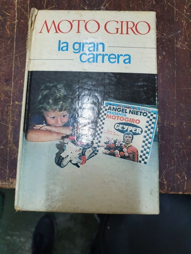 MOTO GIRO LA GRAN CARRERA.