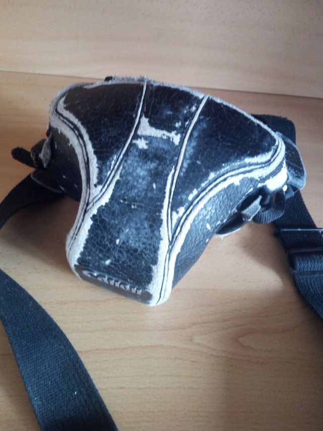 Cámara Canon T50 Reflex analógica.