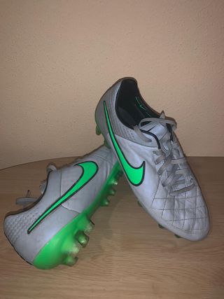 botas de futbol talla 42