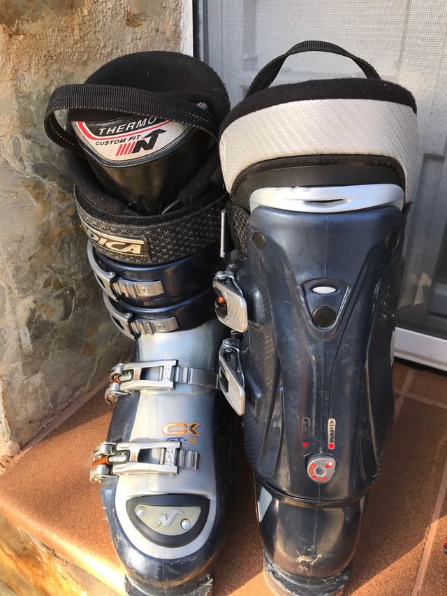 Botas de esquí. Hombre de segunda mano por 65 EUR en Segovia en WALLAPOP Botas de esquí. Hombre de segunda mano por 65 EUR en Segovia en WALLAPOP