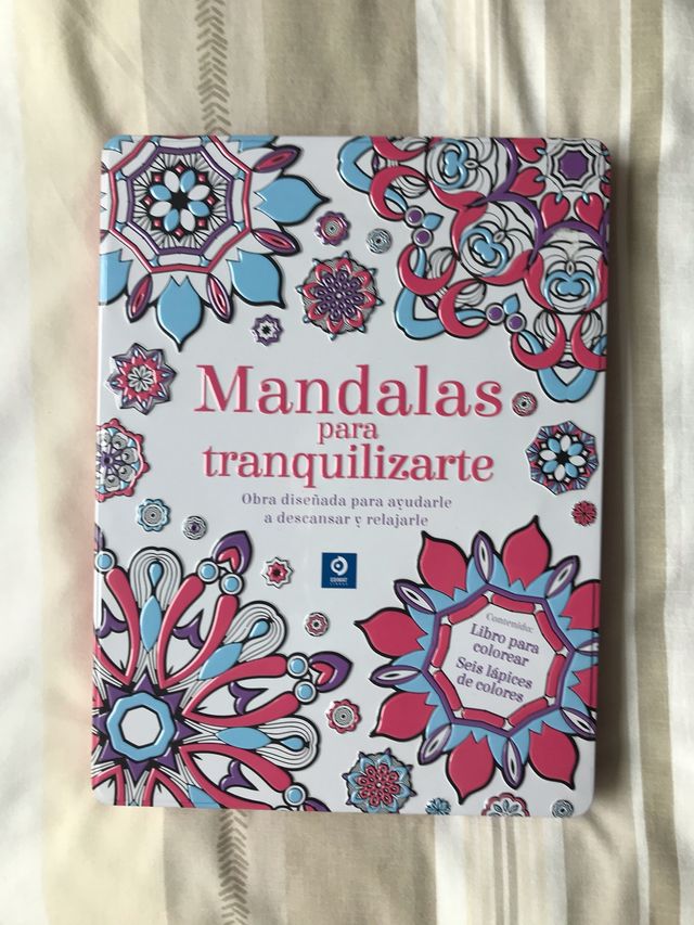Libro Mandalas + caja latón + lápices