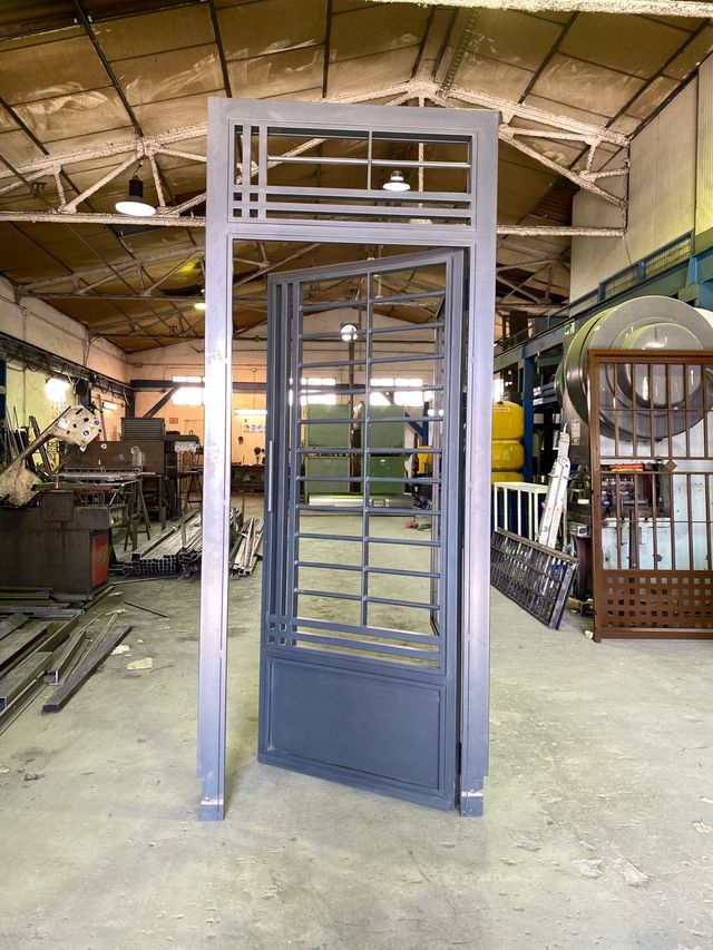 Puerta cancela chalet portal edificio