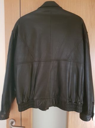 Cazadora piel de El Corte Inglés de segunda mano por 55 EUR en Pontevedra  en WALLAPOP
