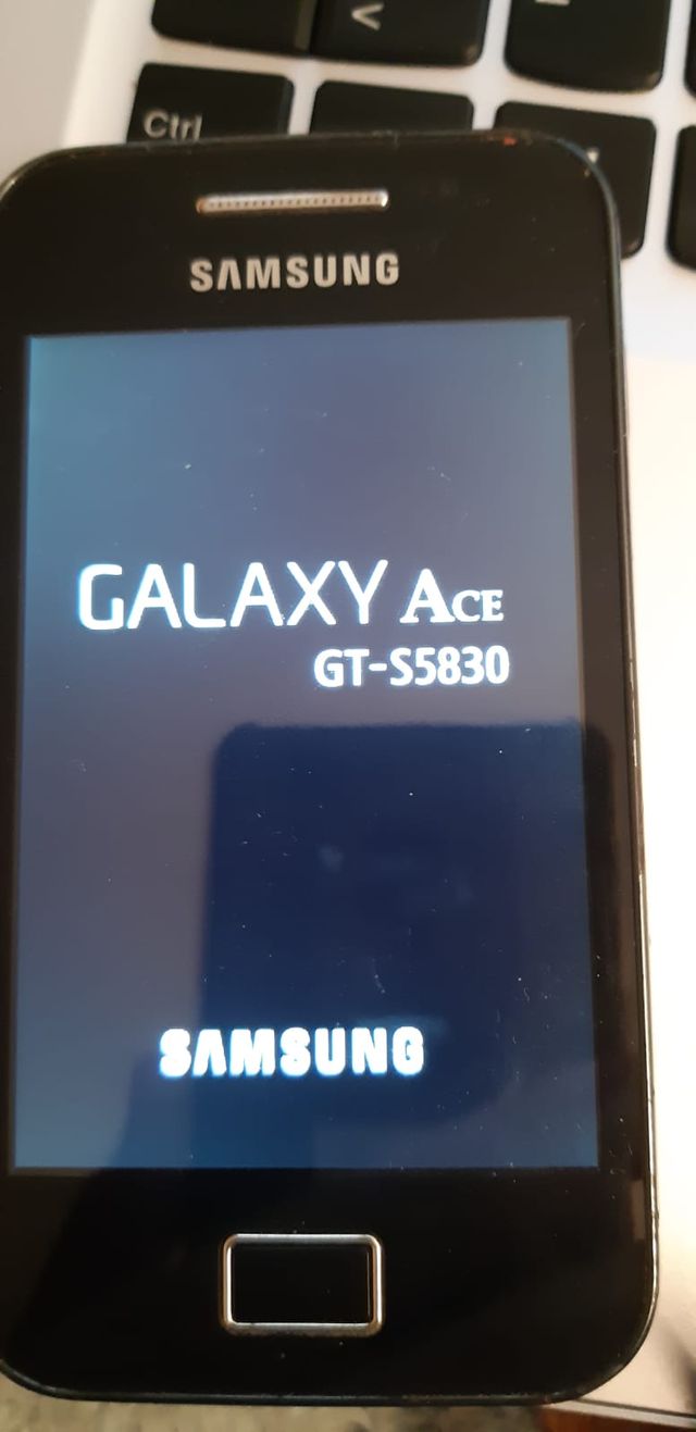Samsung Galaxy Ace modelo GT-S5830