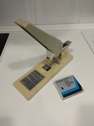 Grapadora profesional Etona 260 de segunda mano por 48 EUR en Valladolid en  WALLAPOP
