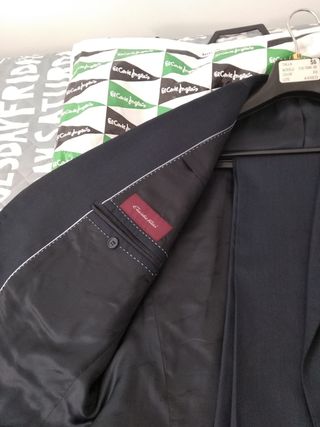 Vendo traje chaqueta hombre EMIDIO TUCCI de segunda mano por 20 EUR en  Córdoba en WALLAPOP