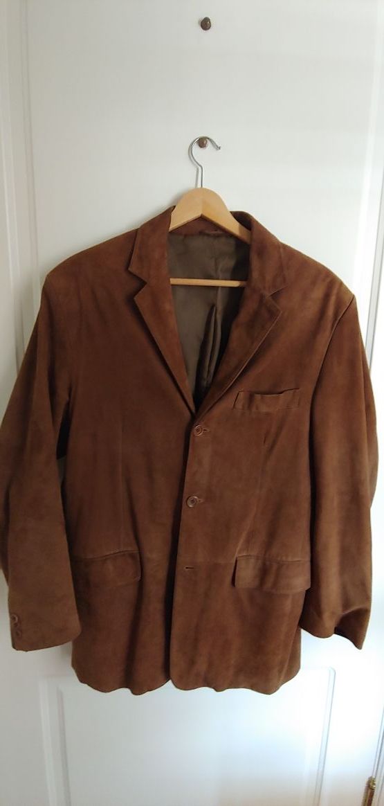 Americana de ante marrón camel