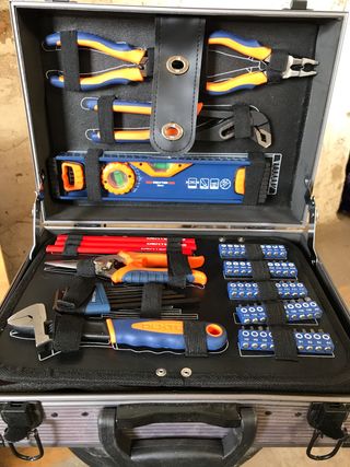 Juego de 110 piezas de multiherramientas DEXTER de segunda mano por 84 EUR  en Zaragoza en WALLAPOP