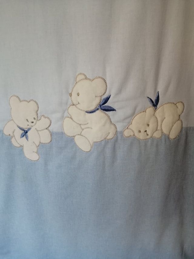 edredón cuna bordado volantes