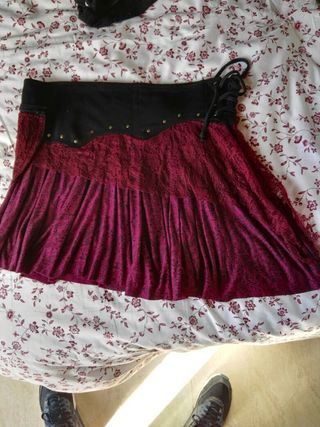Falda nueva USURKYA S de segunda mano por 25 EUR en Zaragoza en WALLAPOP