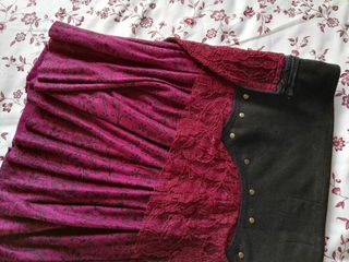 Falda nueva USURKYA S de segunda mano por 25 EUR en Zaragoza en WALLAPOP