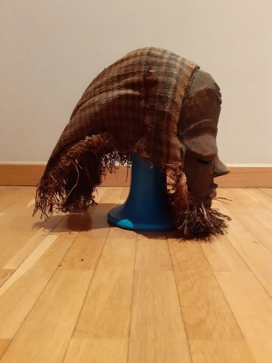 CURIOSA MÁSCARA AFRICANA