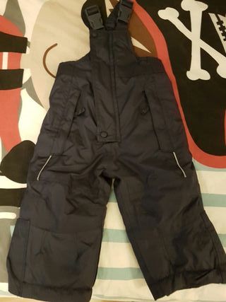PANTALÓN PETO ESQUÍ BEBÉ de segunda mano por 10 EUR en Els Alamús en  WALLAPOP