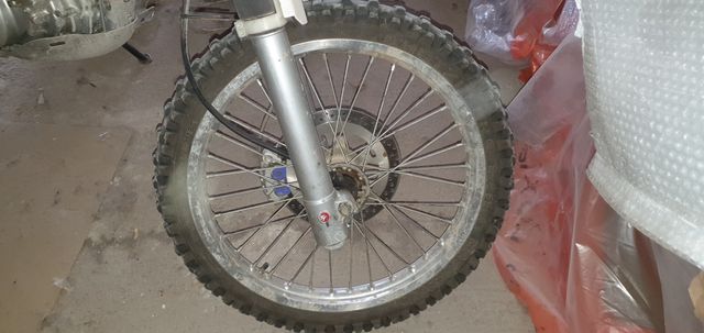 Neumatico delantero moto