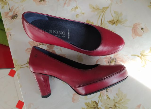 Zapatos de piel Fluchos color borgoña