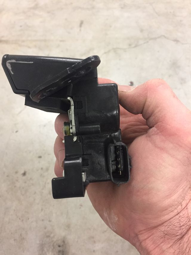 Cerradura portón kia sportage 