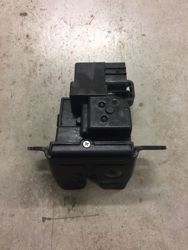 Cerradura portón kia sportage 