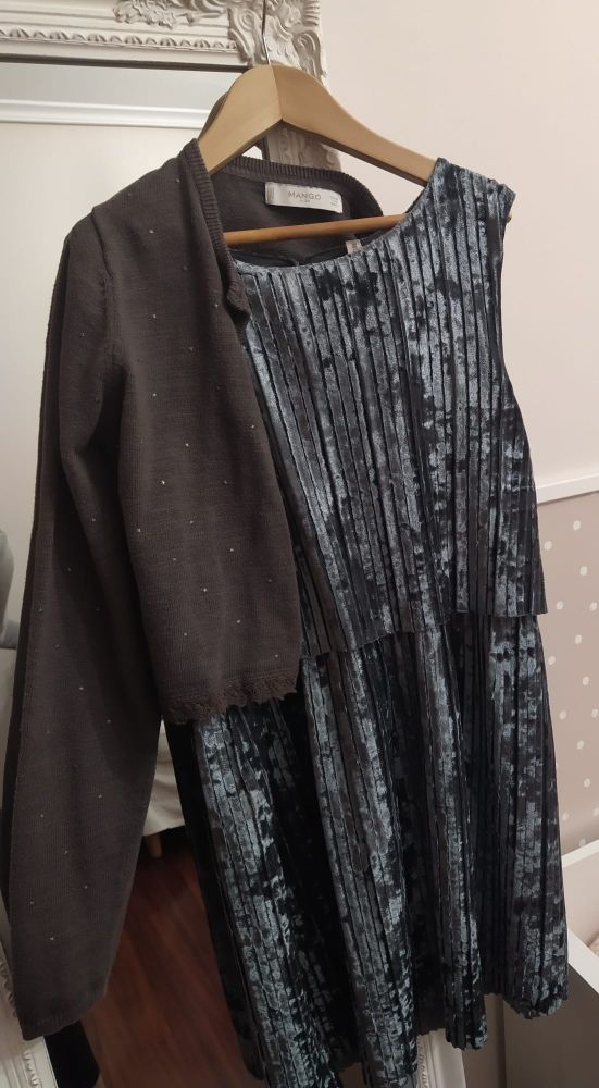 Conjunto NIÑA vestido y chaqueta MANGO