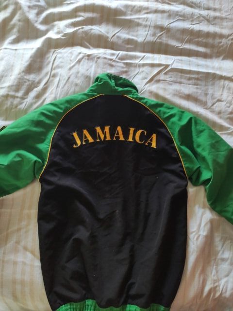 Gimnasio capitán Anuncio Chaqueta de chándal Puma x Jamaica. de segunda mano por 15 € en Canteras en WALLAPOP Gimnasio capitán Anuncio Chaqueta de chándal Puma x Jamaica. de segunda mano por 15 € en Canteras en WALLAPOP