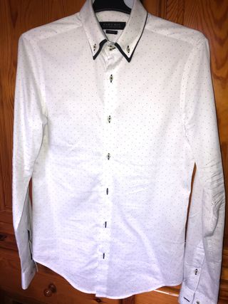 Camisa hombre Zara de segunda mano por 10 € en Linares en Zara camisa SlimFit hombre de segunda mano por 10 € en