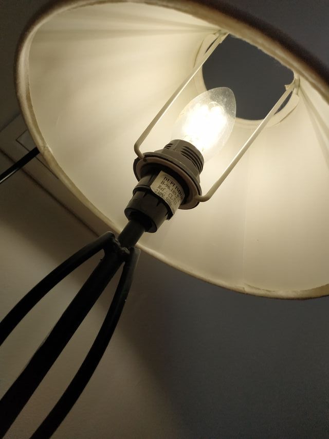 Dos lámparas negras