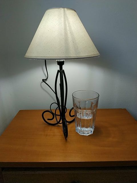 Dos lámparas negras