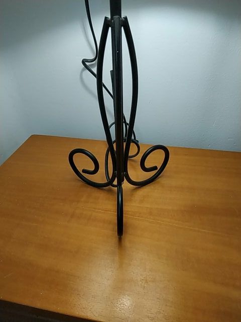 Dos lámparas negras