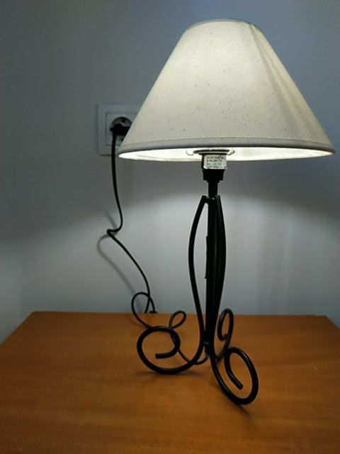 Dos lámparas negras