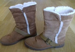 Botas ante con forro de borreguito de segunda mano por 8 EUR en Sabadell en  WALLAPOP