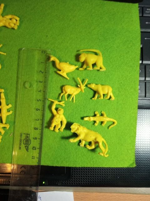 Lote 48 animales, década de los 70