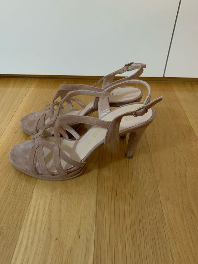 Sandalias de tacón ante. Talla 39. 10cm tacón