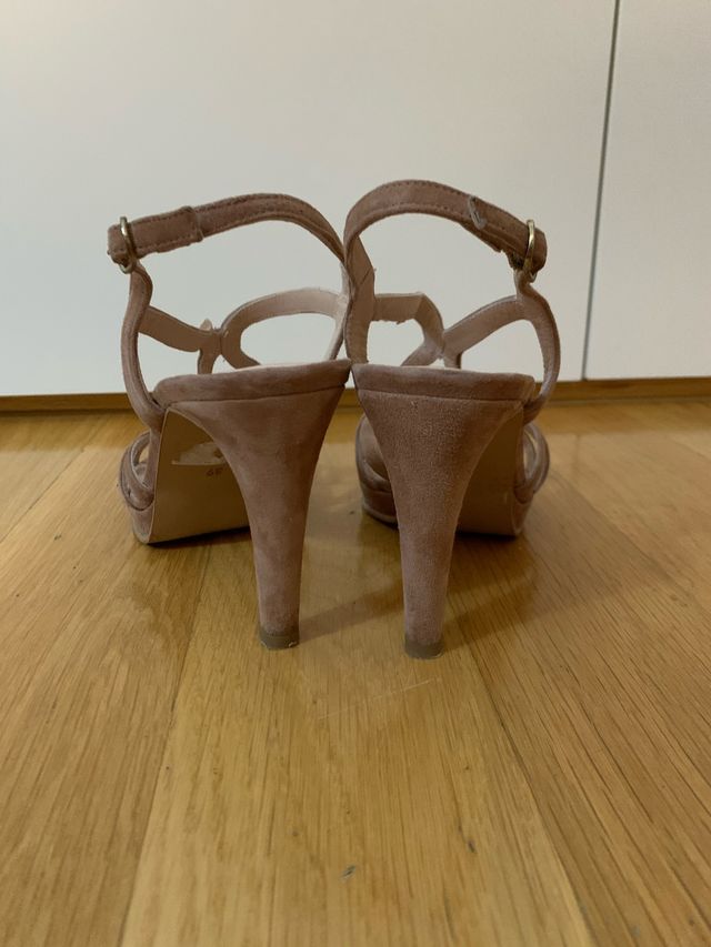 Sandalias de tacón ante. Talla 39. 10cm tacón