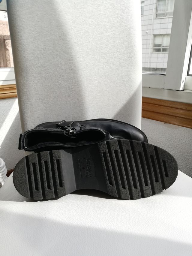 T38. Botines negros Bershka. Estilo moteros