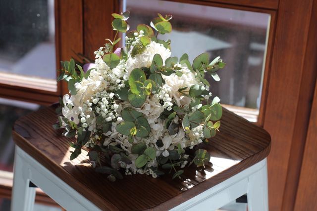 Ramo de novia de flores secas y preservadas