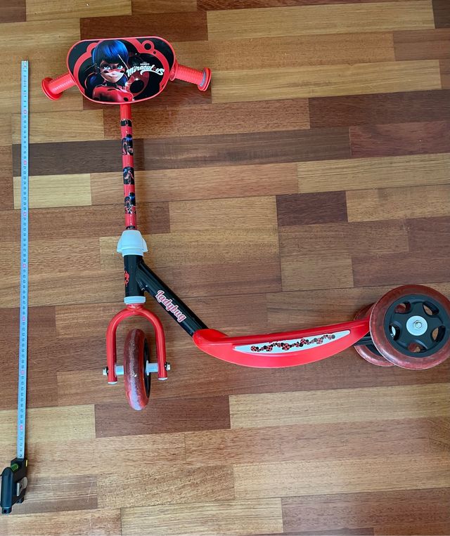 Patinete de 3 ruedas de Ladybug