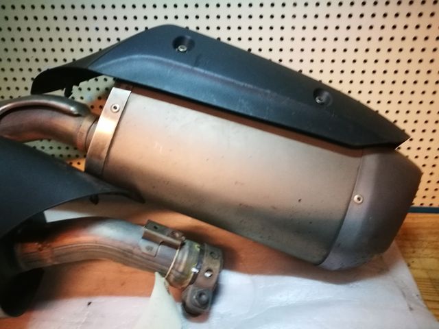 Juego de escapes R1 Crossplane '09 '12