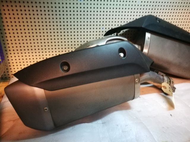 Juego de escapes R1 Crossplane '09 '12