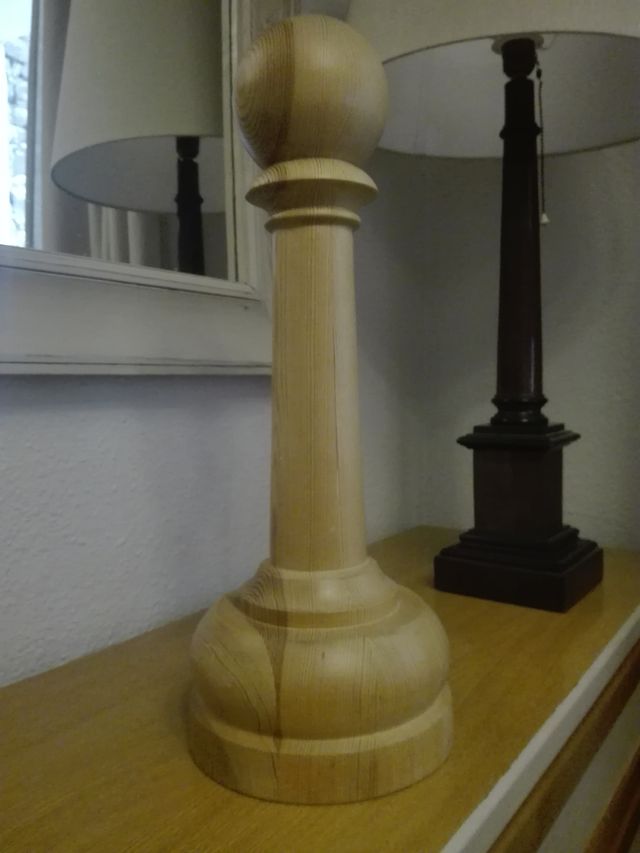 Peón de madera gran tamaño