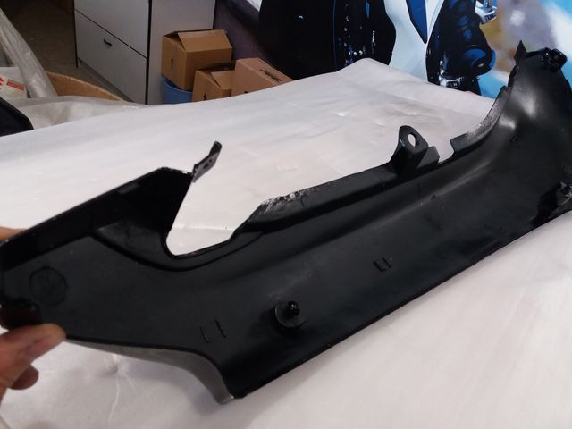 Tapa lateral Izda. Suzuki GS500E K 1989