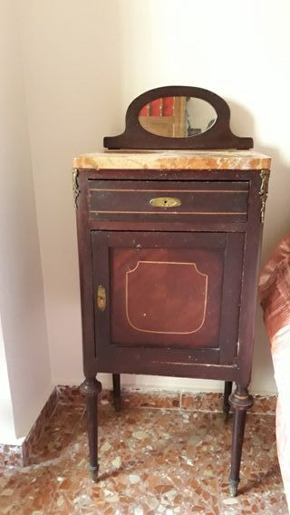 Mesitas de noche antiguas de segunda mano en WALLAPOP