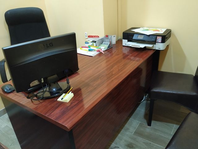 Mesa despacho de segunda mano en Torrelodones en WALLAPOP