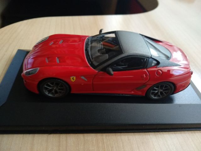 maqueta Ferrari 599 GTO escala 1:43 Hot Wheels