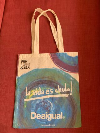 Bolsa de tela DESIGUAL de segunda mano por 5 EUR en Madrid en WALLAPOP