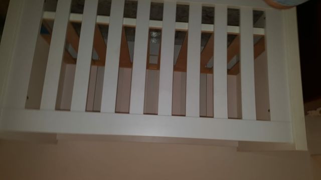 dos cunas grandes de madera