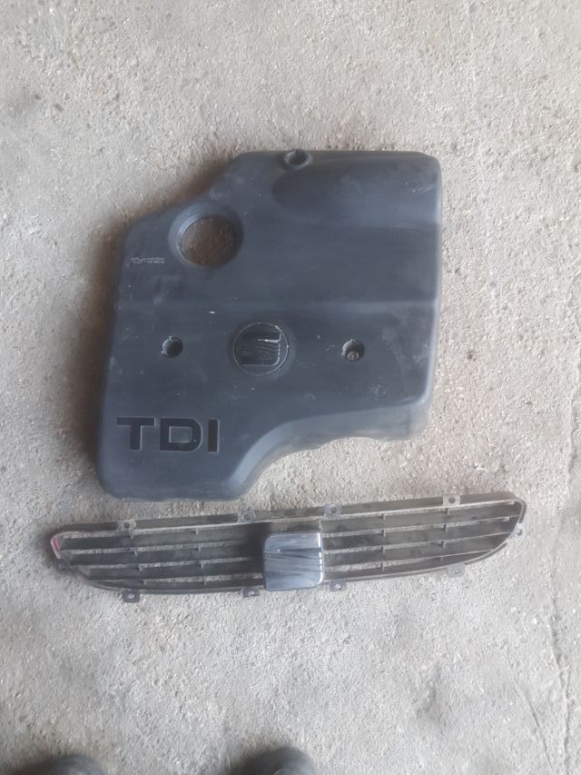 tapa motor y rejilla seat cordoba